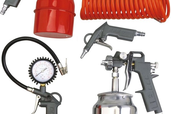Set 7 PIESE Vopsit cu aer comprimat 4 Pistoale Pneumatice 2 Recipiente Vopsea 1 Furtun Flexibil