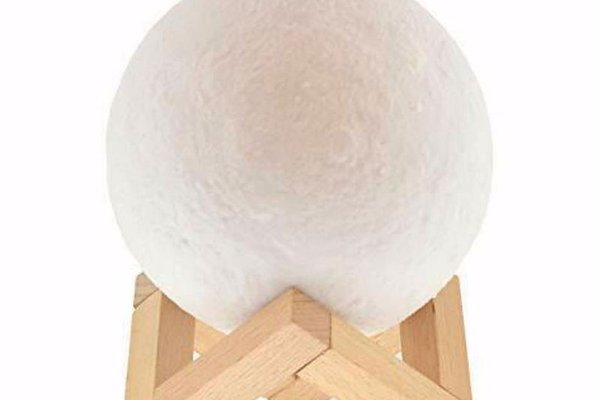 Lampa 3D Luna cu Suport Metalic de 8 cm