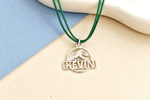 Pandantiv Jurassic Adventure - Personalizat cu nume - Argint 925 - Snur colorat