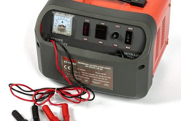 Redresor Auto Almaz CB-50 pentru Acumulatori 30-300Ah