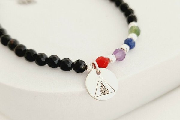 Bratara Vitalitate - Elementele Naturii - Charm si bilute 2.5 mm din Argint 925 - Pietre semipretioase Spinel combinat cu Coral, Ametist, Lapis si Agat - Inchizatoare carabina cu prelungire