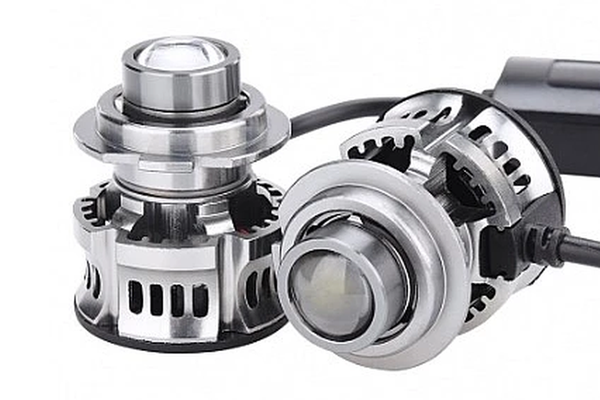 Set 2 becuri auto V6 H7 putere 96W per set 10400 lumeni