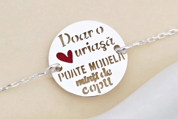 Bratara personalizata - Educatoare/Invatatoare - Banut decorat cu email si text decupat - Argint 925 - cu lantisor