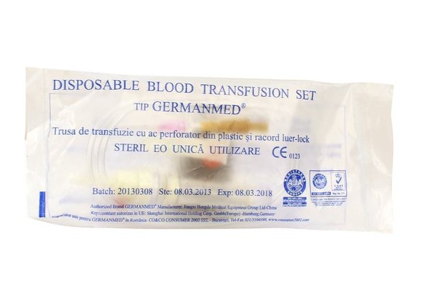 Trusa de transfuzie cu ac metalic perforator si racord Luer-Lock