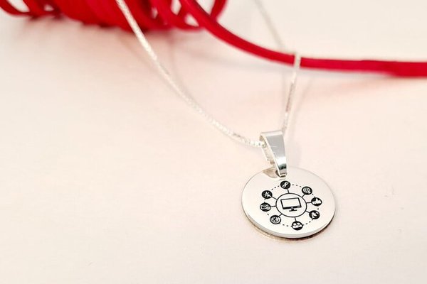 Lantisor personalizat cu simbol materie scoala - Informatica - Banut de 15 mm cu lantisor - Argint 925