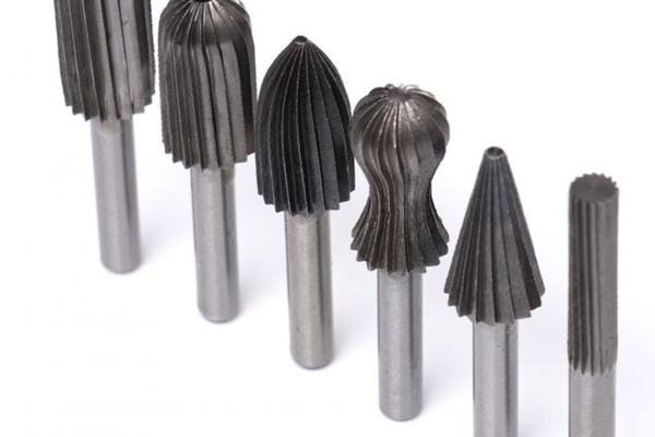 Set de 6 freze pentru metal diferite modele coada de 6mm