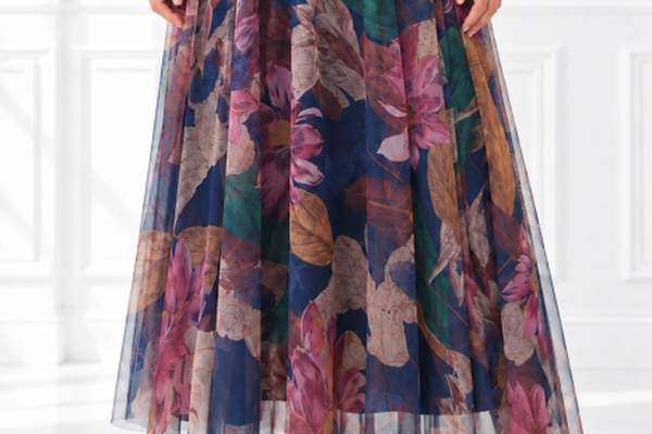 Fusta lunga din tulle cu imprimeu floral in nuante de bleumarin