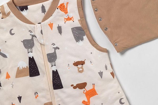 Sac de dormit cu picioruse si maneca lunga detasabila Mountain Animals 110 cm + manseta 2.5 Tog