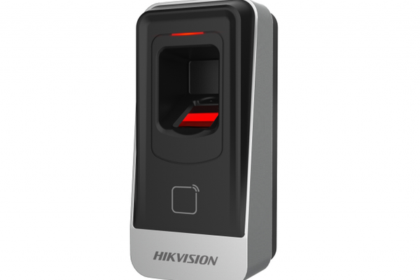 Cititor biometric Hikvision DS-K1201AEF cu suport pentru carduri EM 125Khz si capacitate de 5000 amprente
