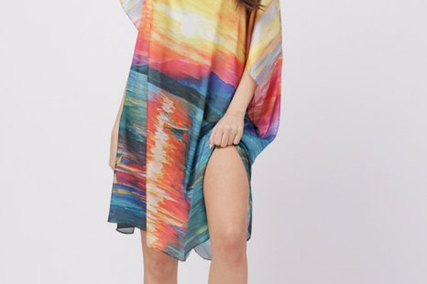 Rochie de plaja poncho din matase cu imprimeu apus pe apa