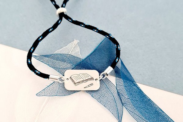 Bratara VLAD colectia Our Children - Placuta cu desen carte si stilou - Argint 925 - Snur paracord