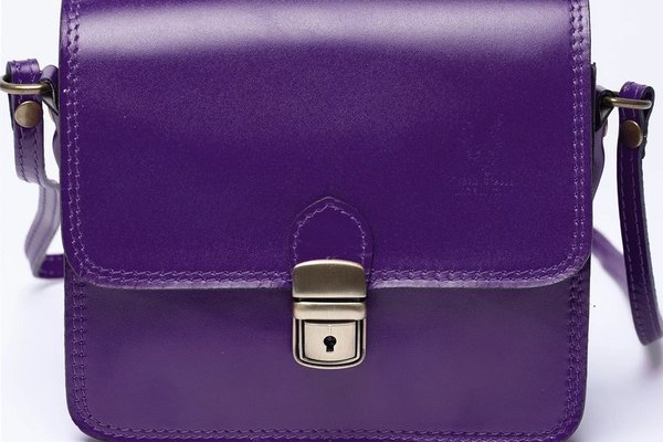 Geanta crossbody din piele naturala mov, stil postas
