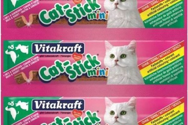 Recompense Pisici Vitakraft CatStick Iepure si Rata, 3 x 18 g