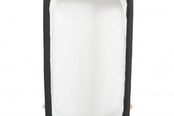 Patut pentru bebelusi Moni Kalinihta Premium Black 90x53x74 cm, cu suport pentru accesorii,plasa insecte si saltea inclusa, recomandat de la nastere pana la o greutate de maxim 11 kg