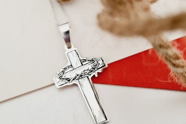Lantisor Crucea de lemn cu Coroana de spini - Bijuterie cu Har - Argint 925