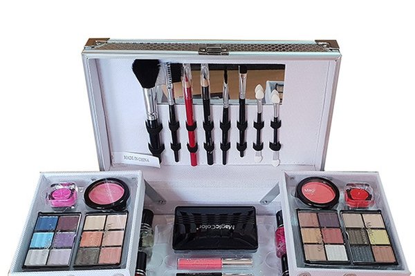 Kit Machiaj Magic Color cu Geanta pentru Depozitare - Noua Colectie