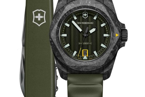 Ceas Barbatesc Victorinox 242021.1 I.N.O.X. Carbon Automat 41mm 20ATM