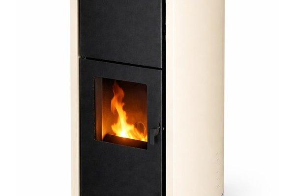 Termosemineu pe peleti Fornello Fiama Confort 25 kW, crem, cu aprindere automata si echipare completa, pentru incalzire pana la 160 mp
