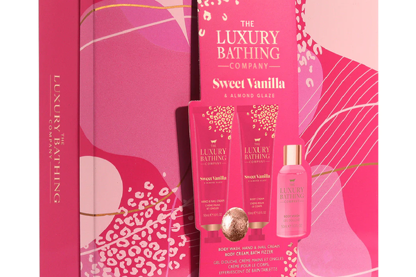 Set cadou Relax & Unwind, Sweet Vanilla & Almond Glaze, 4 articole, The Luxury Bathing Company