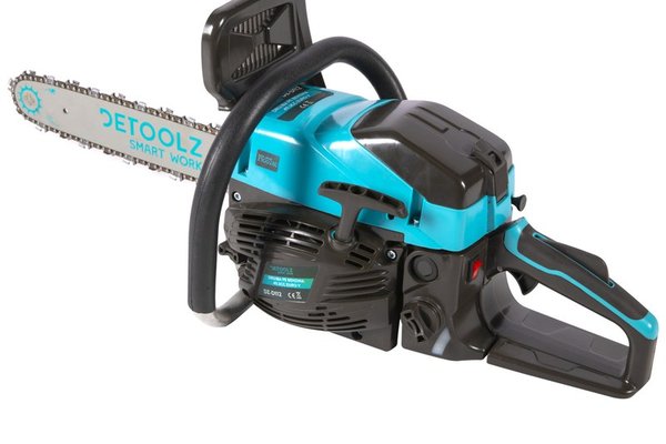 Drujba Detoolz DZ-D112 cu motor pe benzina de 49.3cc Euro V