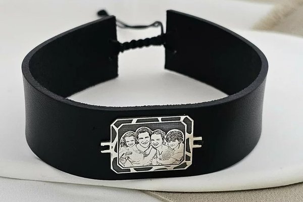 Bratara personalizata cu poza - Octagon cu emoții - Model fotogravura relief - Argint 925 - Piele barbateasca
