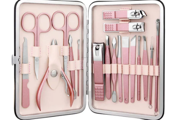 Trusa completa Mani Pedi de 18 piese din OTEL Inoxidabil si Accesorii Pentru Ingrijire Faciala