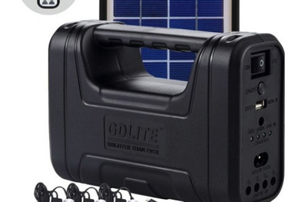 Kit solar GD-Lite 8017 este dotat cu dispozitive USB cu 3 becuri si leduri