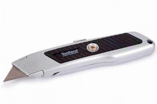 Cutter utilitar Toolland MES08 cu lama autoretractabila tip trapez