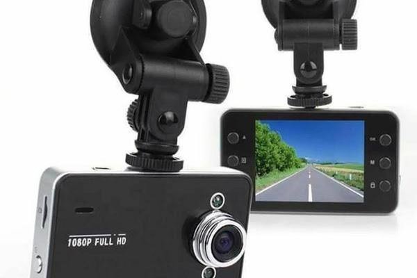 Camera Auto DVR HD 1080p cu Display de 2.4 Inch
