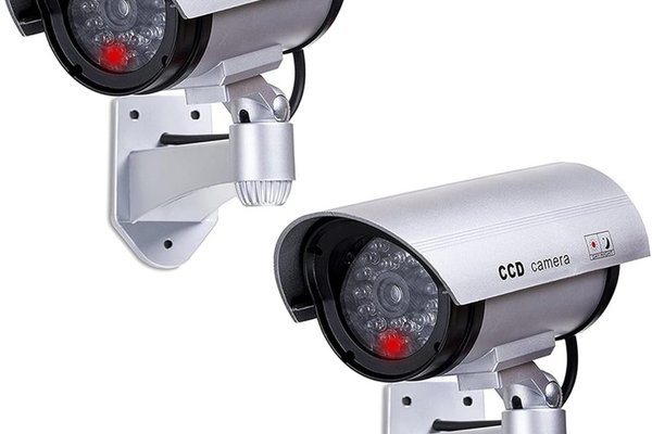 Set 4 camere de supraveghere false cu LED rosu de avertizare