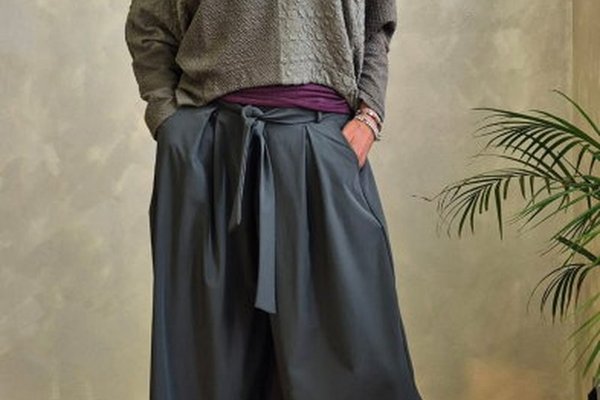Fusta-pantalon midi kaki, cu talie inalta, cordon reglabil si buzunare