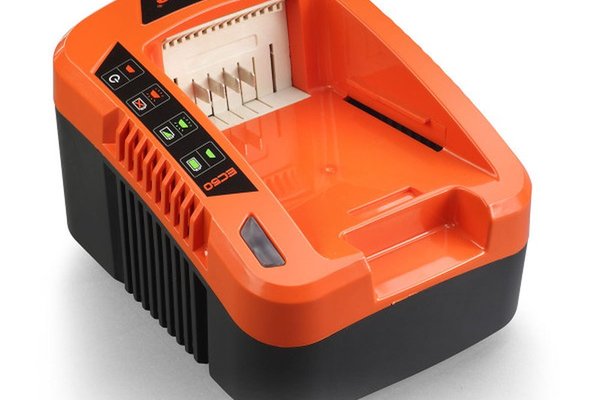 Incarcator rapid acumulatori Redback EC50