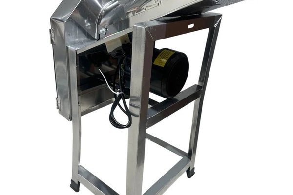 Tocator electric pentru legume, fructe, paie si foioase 2200W, 300 Kg/h