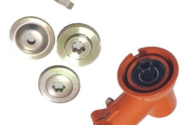Cap inferior motocoasa pentru teava de 26mm , tija cu 9   (cu surub)
