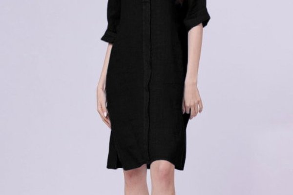 Rochie tunica neagra din in 100%, cu nasture metalic decorativ