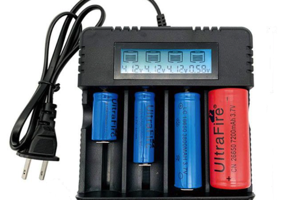 Incarcator HD-8992A cu DISPLAY 4 Acumulatori 4.2V Li-Ion 18650/26650 cu 4 Porturi la priza 220v