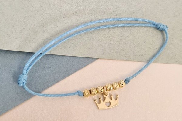 Bratara cu 6 bilute de 3 mm si charm coronita cu inima decupata - Aur Galben 14K - Snur reglabil