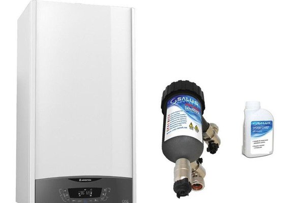 Centrala termica murala Ariston CLAS ONE+ WI-FI 24 kW, Gaz, Tiraj fortat, Doua schimbatoare de caldura, Display digital, Schimbator inox, Kit evacuare Salus MD22A inclus