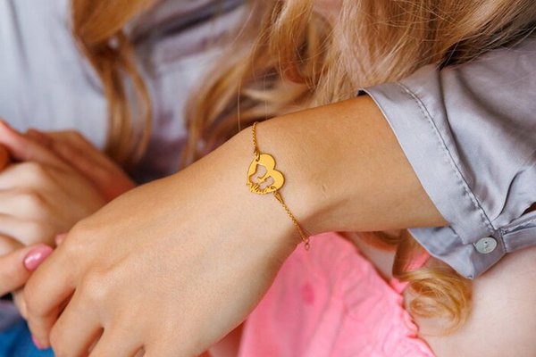 Bratara inima personalizata cu nume decupat - Copil si mama - Argint 925 placat cu Aur Galben 18K - Lantisor cu inchizatoare tip carabina