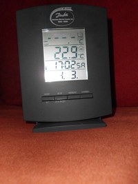 Ceas digital de birou afisaj LCD / data / temperatura interior - exterior / 2 alarme - 1