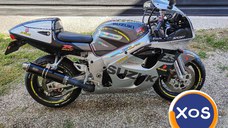 SUZUKI GSXR 600 ! IMPECABIL ! ca NOU