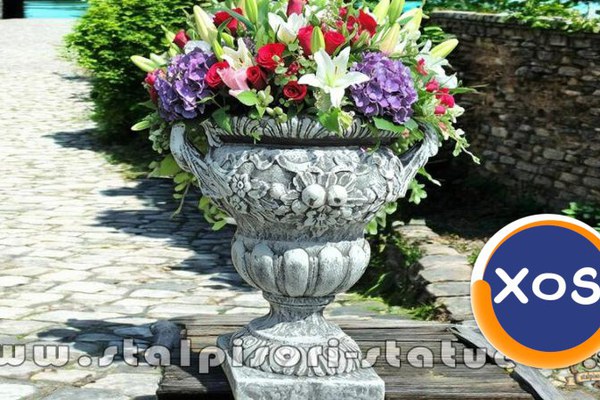 Vază ornament mare cu picior, gri patinat, model V6.