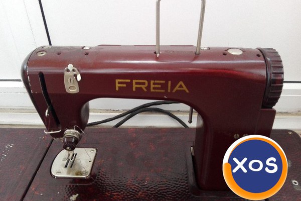 Masina de cusut portabila Freia vintage 1948
