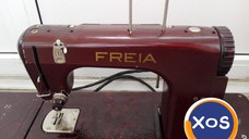 Masina de cusut portabila Freia vintage 1948