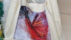 Cadouri ce vorbesc despre eleganţă: tablouri și posete originale