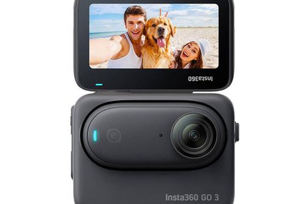 Camera video de actiune Insta360 GO3, 64GB, Control Vocal, Waterproof IPX8, Editare AI (Negru)
