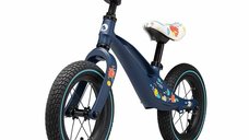 Bicicleta de echilibru Lionelo Bart Air, cadru din magneziu, roti gonflabile de 12 inch, ghidon si sa reglabile, 3,8 kg, albastra