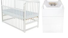 Set mobilier BabyNeeds pentru copii: Patut Ola din lemn de pin cu laterala culisanta, somiera reglabila, saltea cocos-burete-cocos 10 cm si comoda cu masuta de infasat, Alb