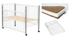Set patut bebe Qmini Maya din lemn, 120x60 cm, alb, cu laterala culisanta, saltea Cocos Confort II si protectie impermeabila