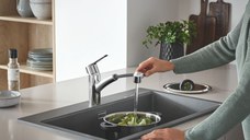 Baterie bucatarie Grohe Start, pipa pivotanta, 2 pulverizari, crom, furtunuri flexibile,model 2022- 30531001